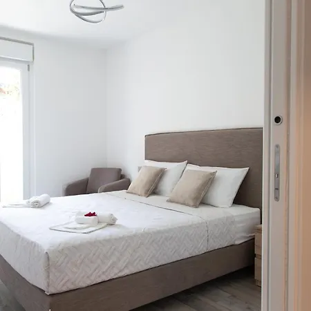 Residenza Elsa Guest house *